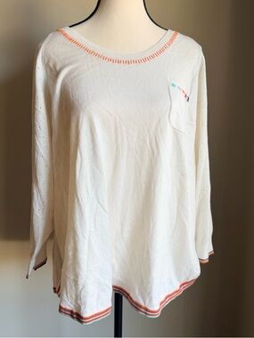 Lightweight Cream Crewneck Sweater with Contrast Stitching